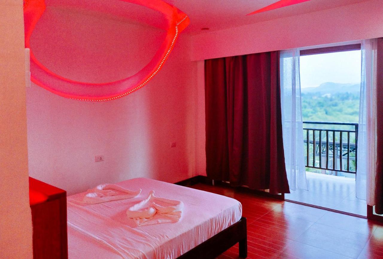 Reddoorz @ Sun Kissed Resort Guindulman 安达 外观 照片