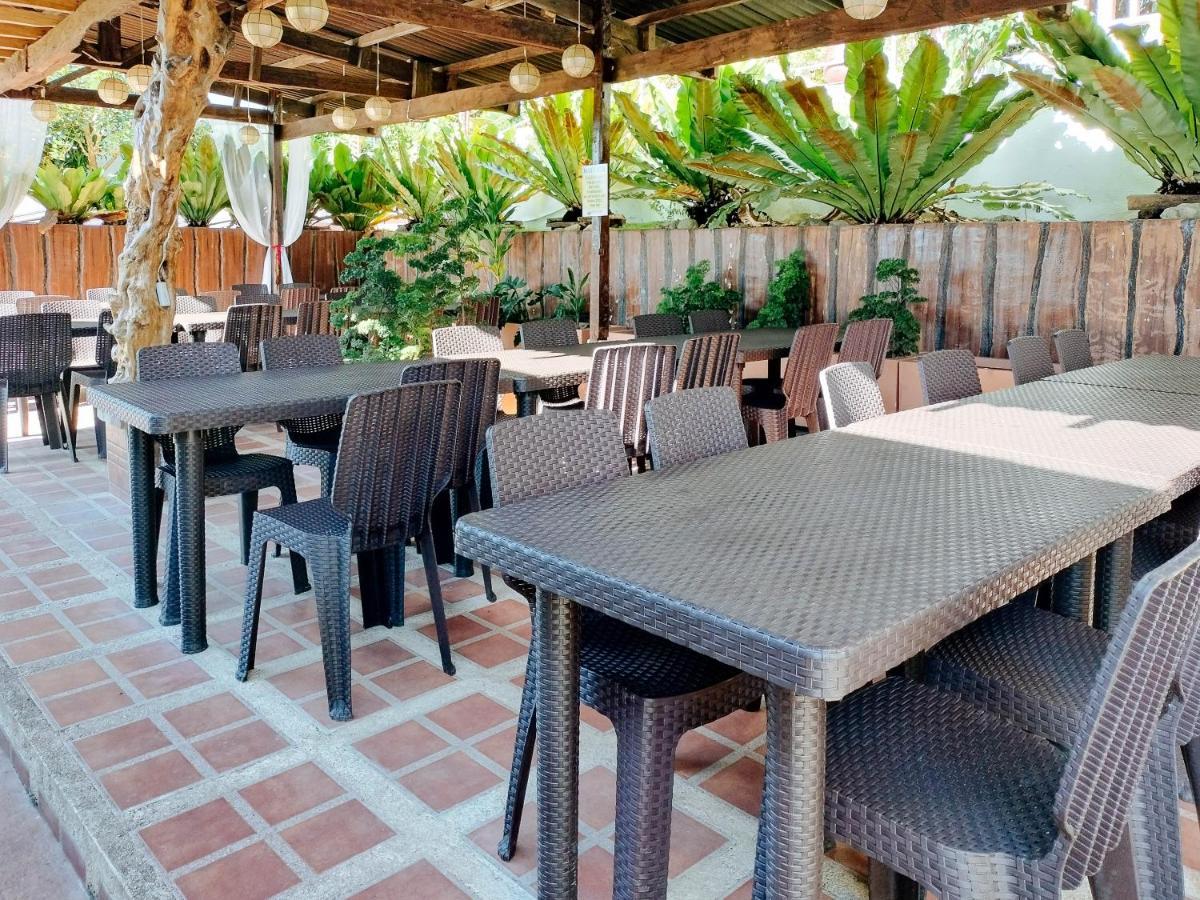 Reddoorz @ Sun Kissed Resort Guindulman 安达 外观 照片