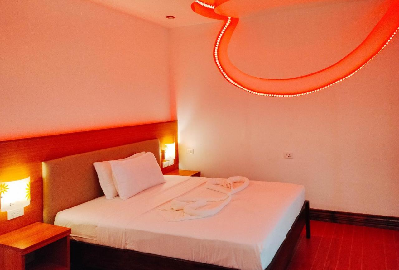 Reddoorz @ Sun Kissed Resort Guindulman 安达 外观 照片